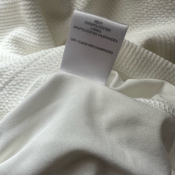 ALI & JAY White Beautiful Dress. Flowy Sleeves, Soft Textured Fabric. XL. NWT. - Picture 12 of 12